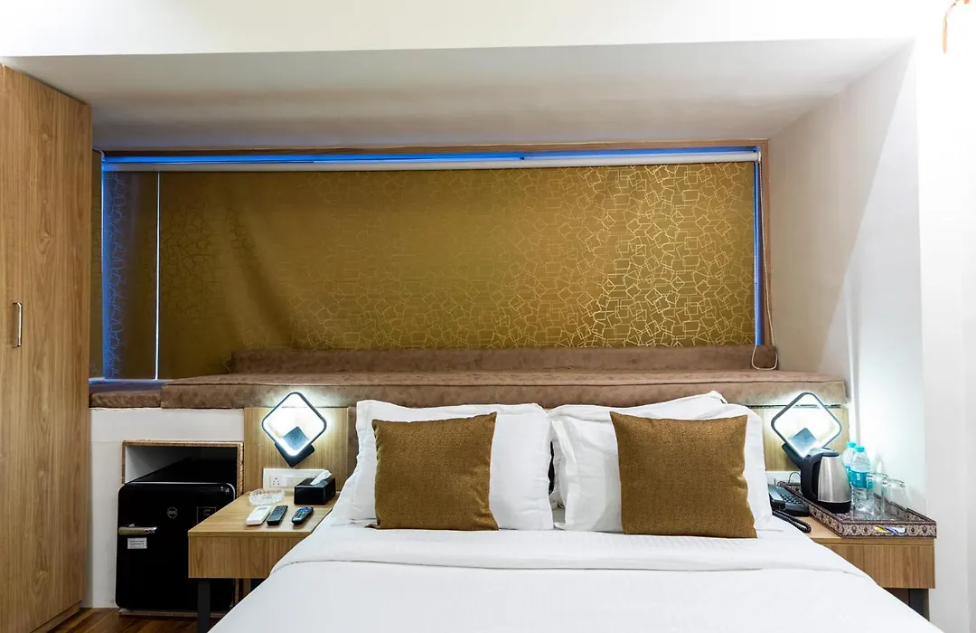 Hotel Larmont Luxury-1